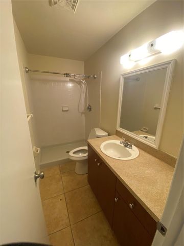 7931 SW 10th Street, North Lauderdale, FL 33068