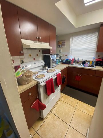 7931 SW 10th Street, North Lauderdale, FL 33068