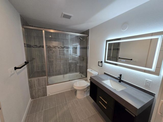 940-942 S Upas St, Escondido, CA 92025