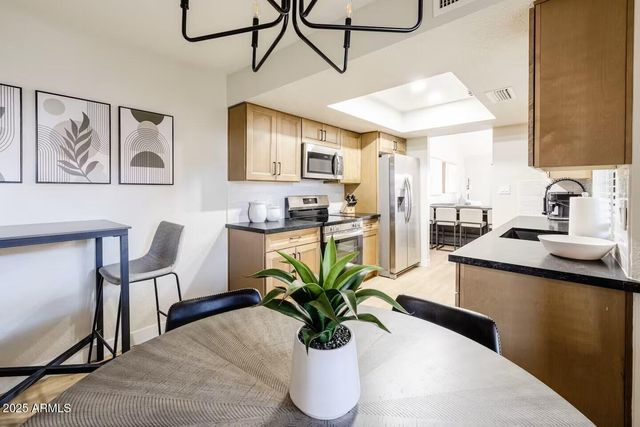 9073 E EVANS Drive, Scottsdale, AZ 85260