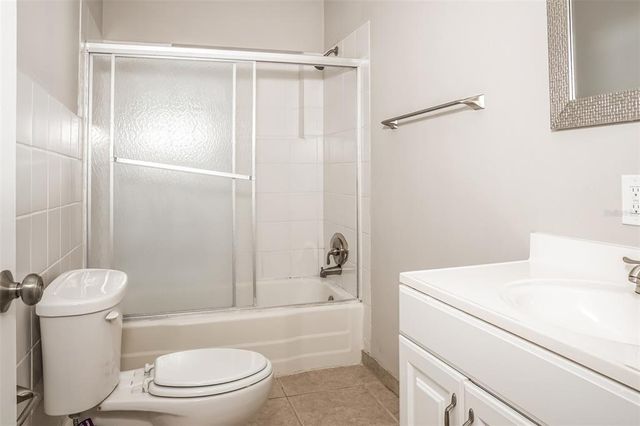 2524 32ND AVENUE E, Bradenton, FL 34208