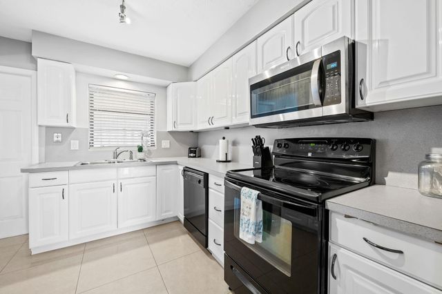 1601 NE 63rd St, Fort Lauderdale, FL 33334