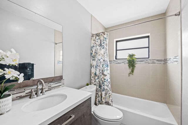 1601 NE 63rd St, Fort Lauderdale, FL 33334