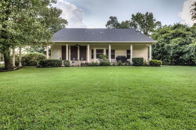 103 Fish Creek Lane, Montgomery, TX 77316