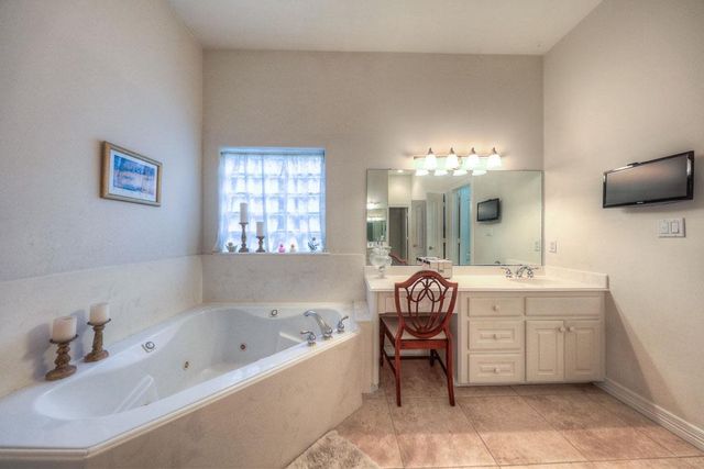 103 Fish Creek Lane, Montgomery, TX 77316