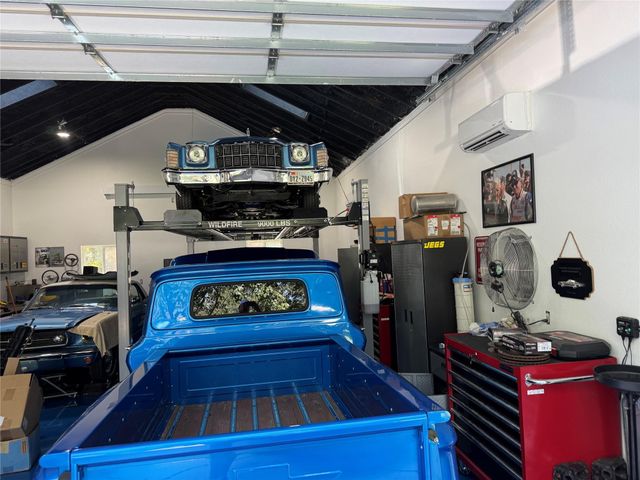 103 Fish Creek Lane, Montgomery, TX 77316