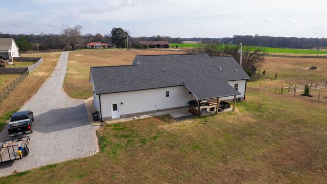 4480 Lunns Store Rd, Lewisburg, TN 37091