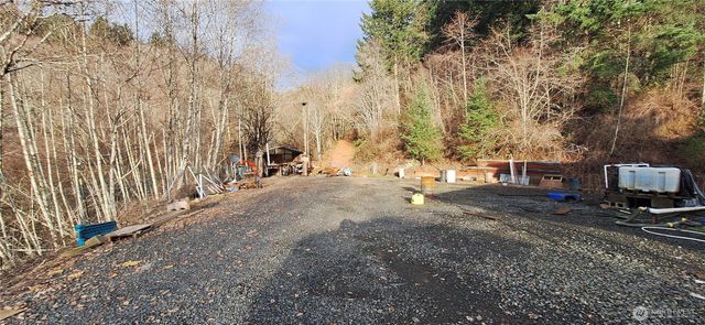 1586 King Road, Winlock, WA 98596