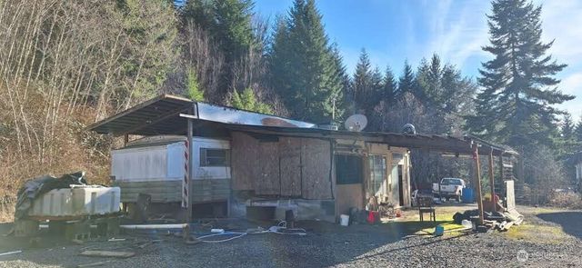 1586 King Road, Winlock, WA 98596
