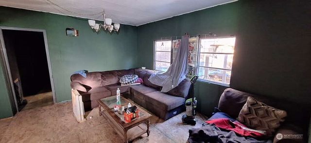 1586 King Road, Winlock, WA 98596