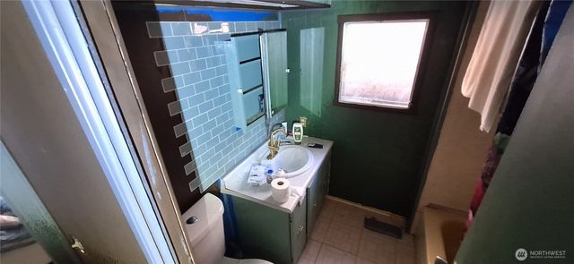 1586 King Road, Winlock, WA 98596