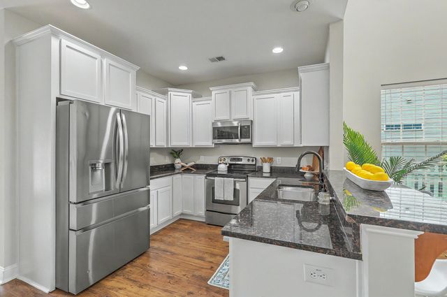 111 Comiskey Park Circle, Summerville, SC 29485