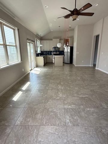 9704 Tall Tree LN 131, Austin, TX 78748