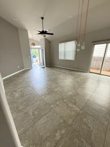 9704 Tall Tree LN 131, Austin, TX 78748