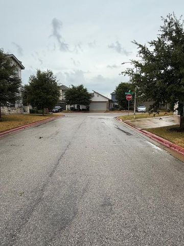 9704 Tall Tree LN 131, Austin, TX 78748