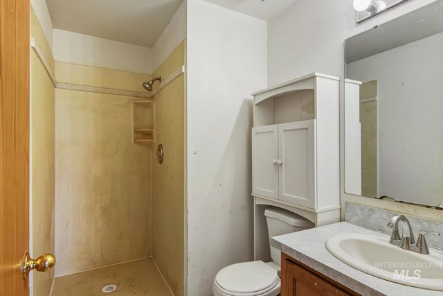 1052 NW 5th Ave, Meridian, ID 83642