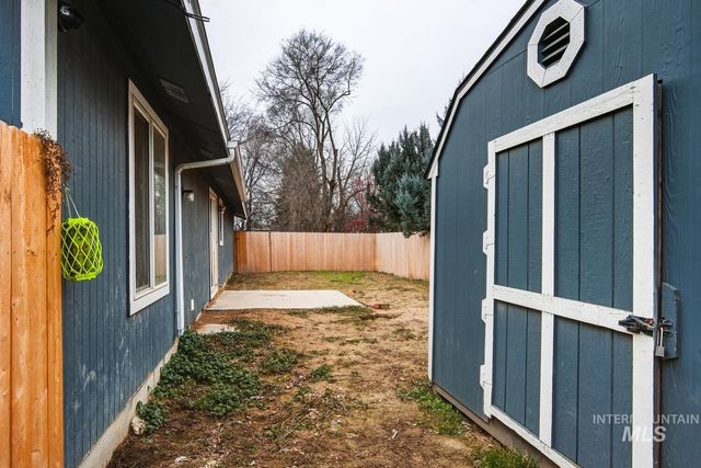 1052 NW 5th Ave, Meridian, ID 83642