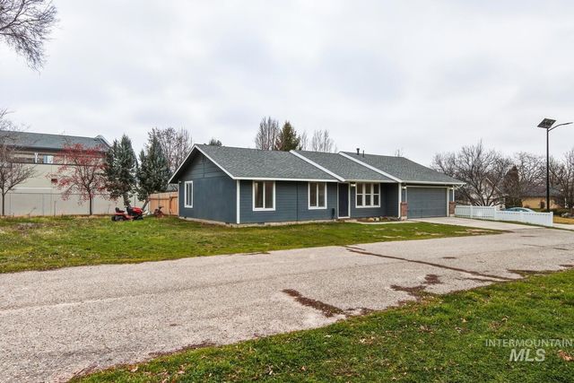 1052 NW 5th Ave, Meridian, ID 83642