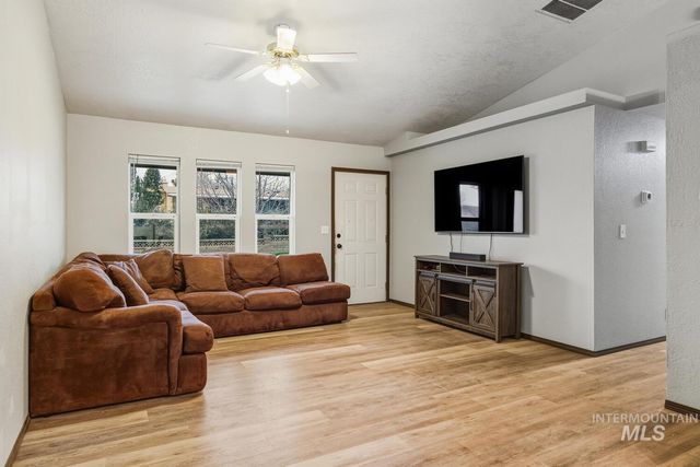 1052 NW 5th Ave, Meridian, ID 83642