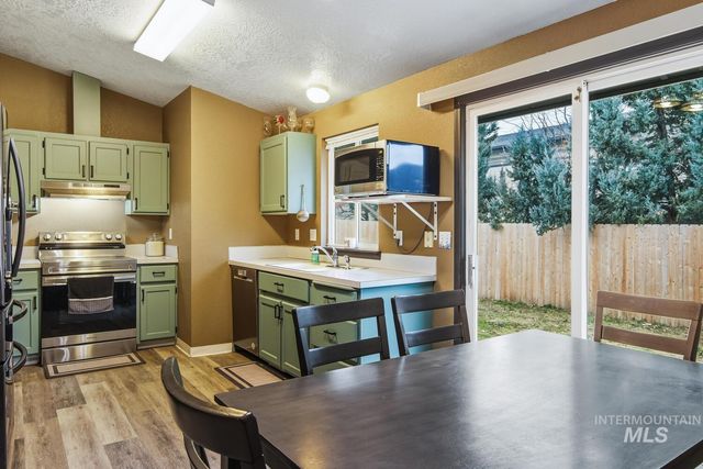 1052 NW 5th Ave, Meridian, ID 83642