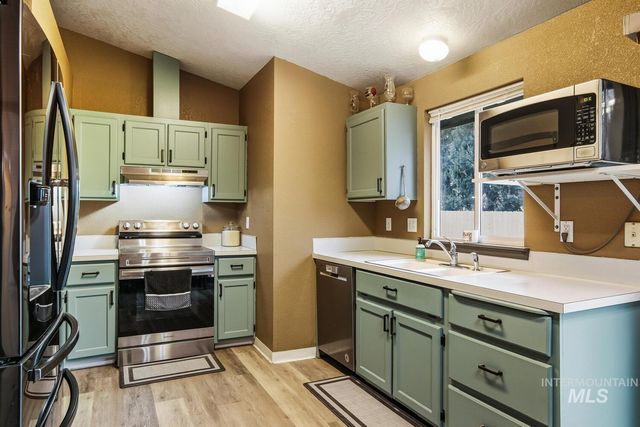 1052 NW 5th Ave, Meridian, ID 83642