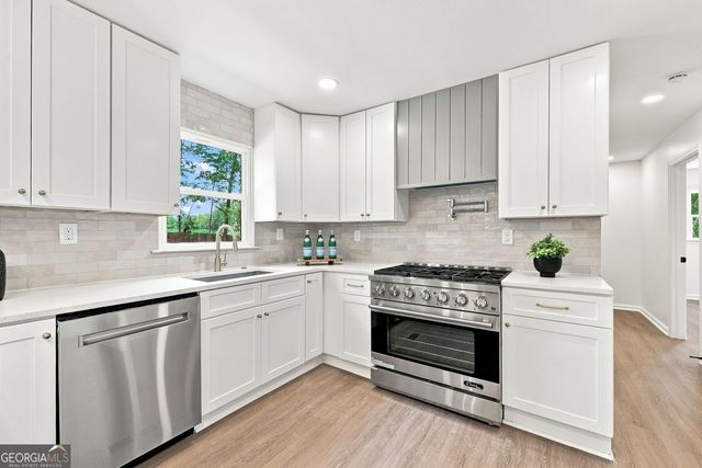 302 Hickory Lane, Canton, GA 30115