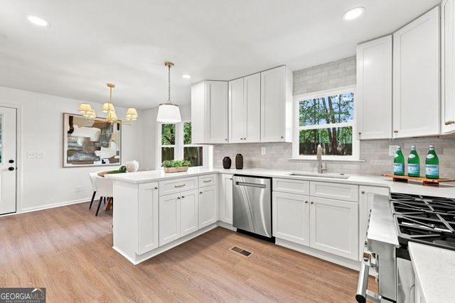 302 Hickory Lane, Canton, GA 30115