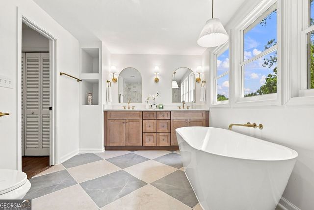 302 Hickory Lane, Canton, GA 30115