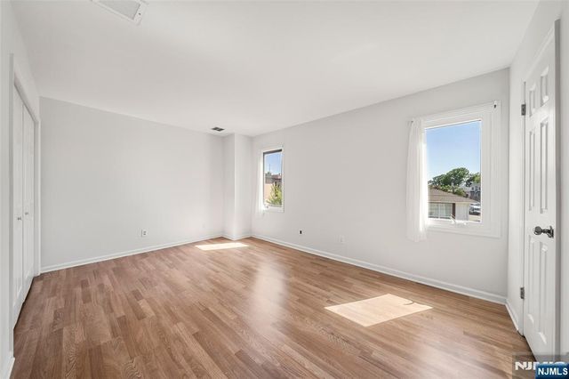 161 Roosevelt Place, Palisades Park, NJ 07650