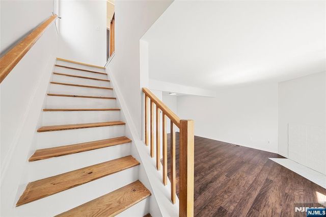 161 Roosevelt Place, Palisades Park, NJ 07650