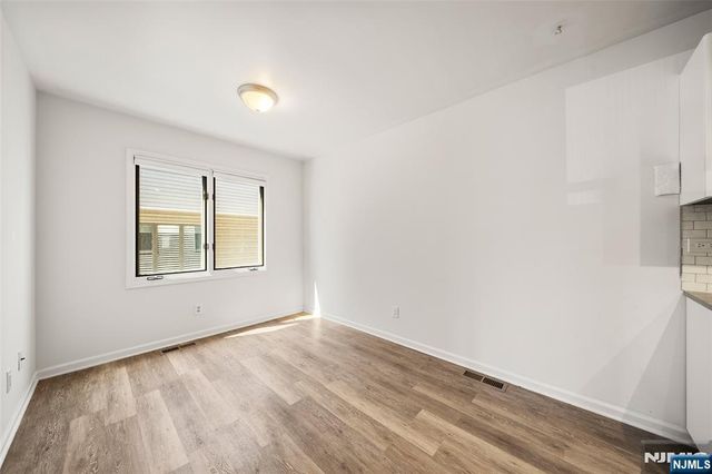161 Roosevelt Place, Palisades Park, NJ 07650