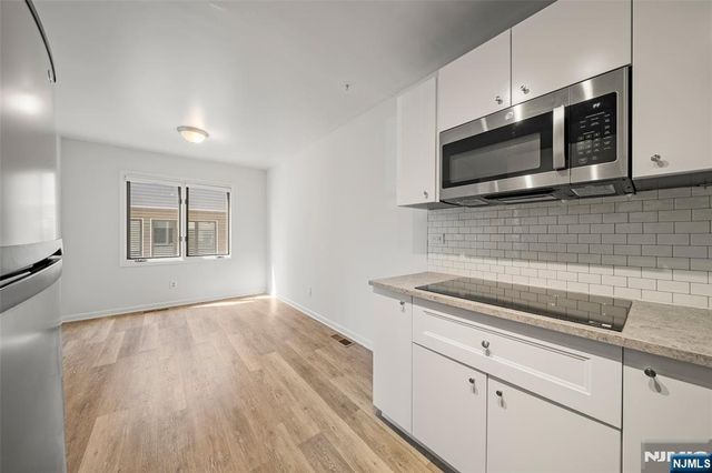 161 Roosevelt Place, Palisades Park, NJ 07650