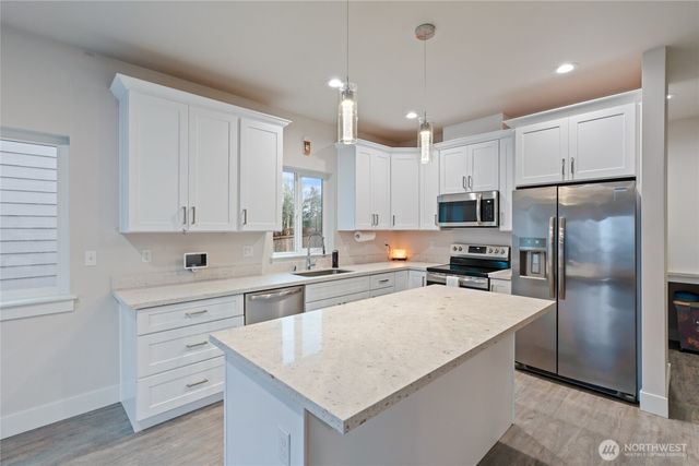 138 Blackfish Court, Bremerton, WA 98310