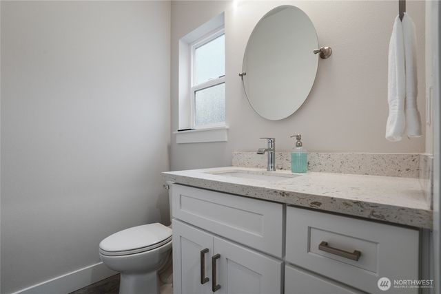 138 Blackfish Court, Bremerton, WA 98310