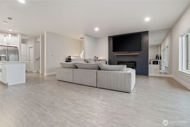 138 Blackfish Court, Bremerton, WA 98310