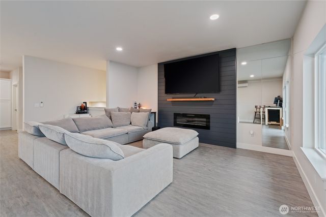 138 Blackfish Court, Bremerton, WA 98310