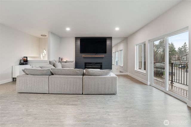 138 Blackfish Court, Bremerton, WA 98310