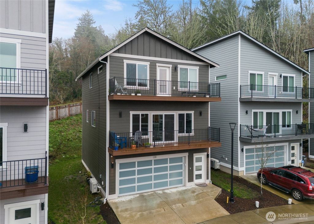 138 Blackfish Court, Bremerton, WA 98310