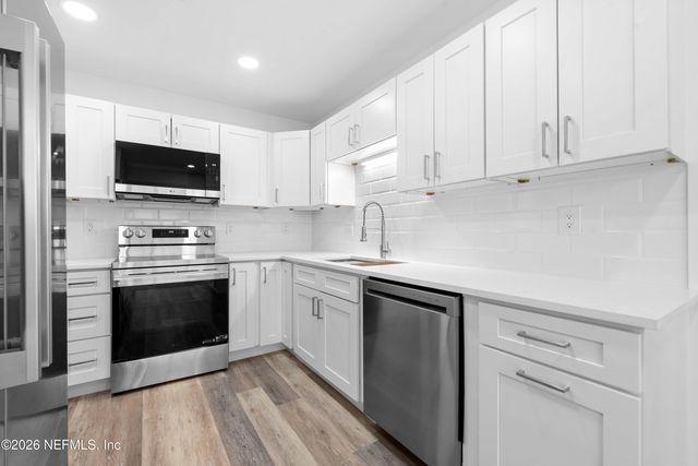 7541 STRATO Road, Jacksonville, FL 32210