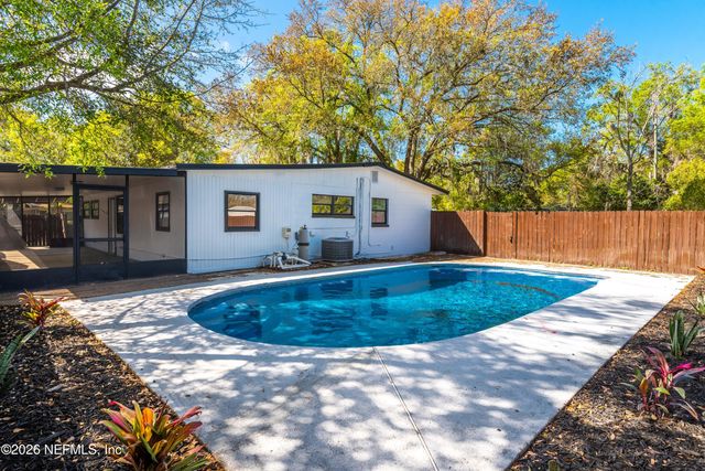 7541 STRATO Road, Jacksonville, FL 32210