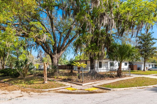 7541 STRATO Road, Jacksonville, FL 32210