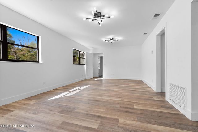 7541 STRATO Road, Jacksonville, FL 32210