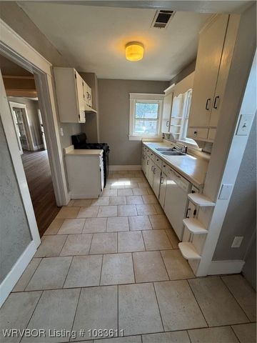 1319 N 38th Street, Fort Smith, AR 72904