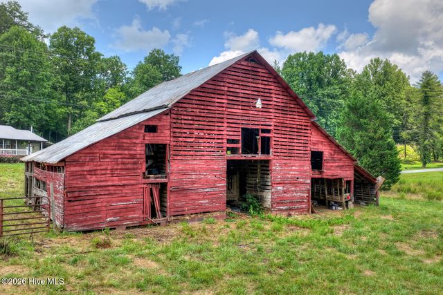 2125 Shady Grove Road, Murphy, NC 28906