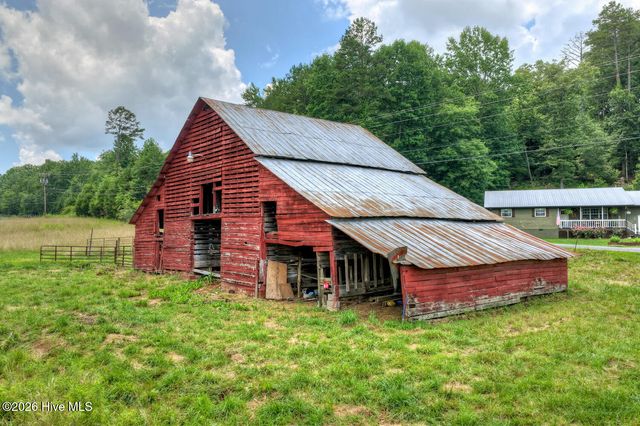 2125 Shady Grove Road, Murphy, NC 28906