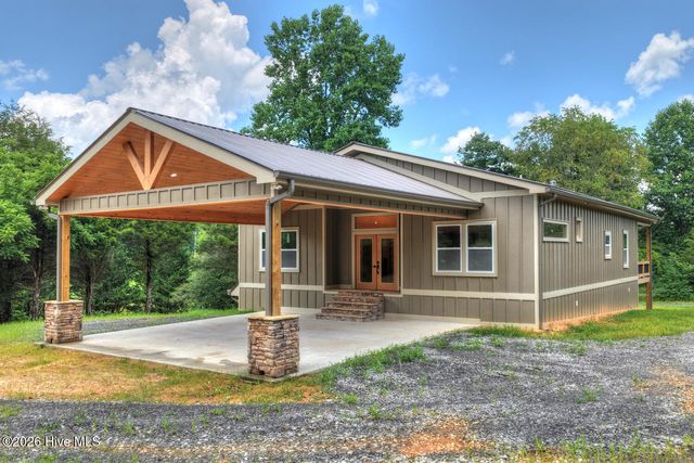 2125 Shady Grove Road, Murphy, NC 28906