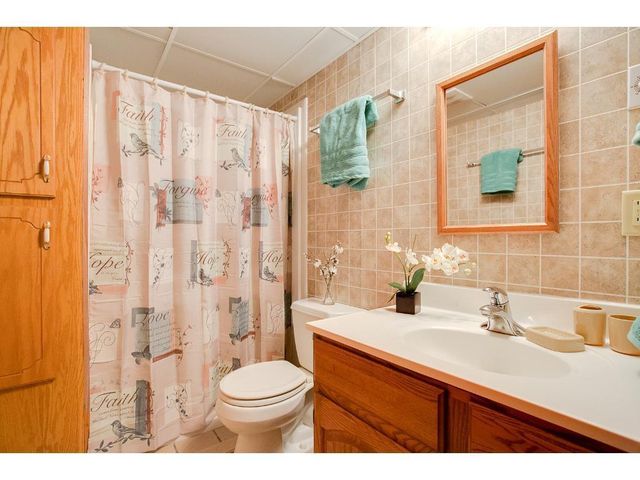 21 Farrell Street N, Maplewood, MN 55119
