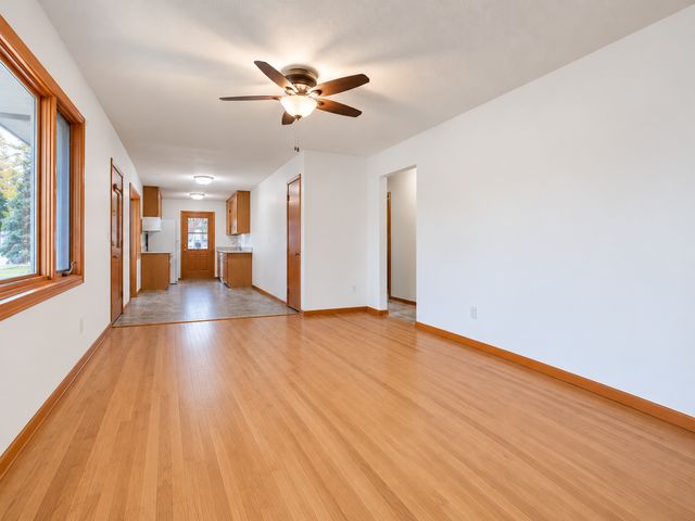 21 Farrell Street N, Maplewood, MN 55119