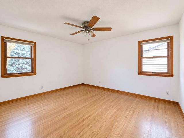 21 Farrell Street N, Maplewood, MN 55119