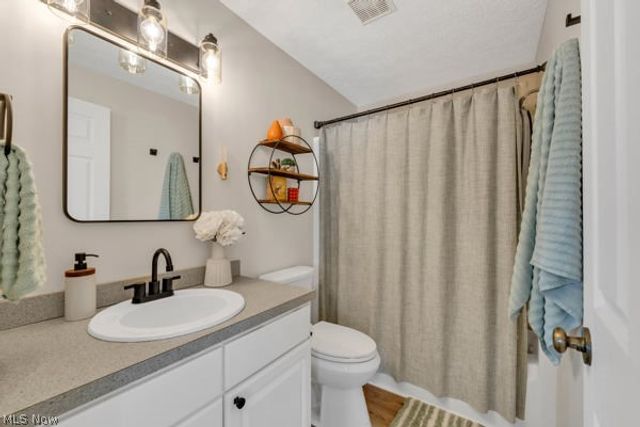 2225 Abbey Lane, Akron, OH 44319